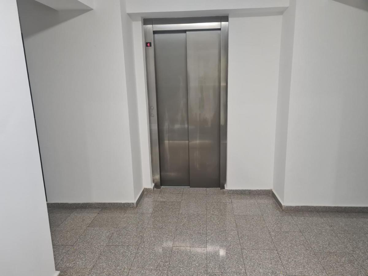 Luxury Mall Q4 Apartments Bacău Exterior foto